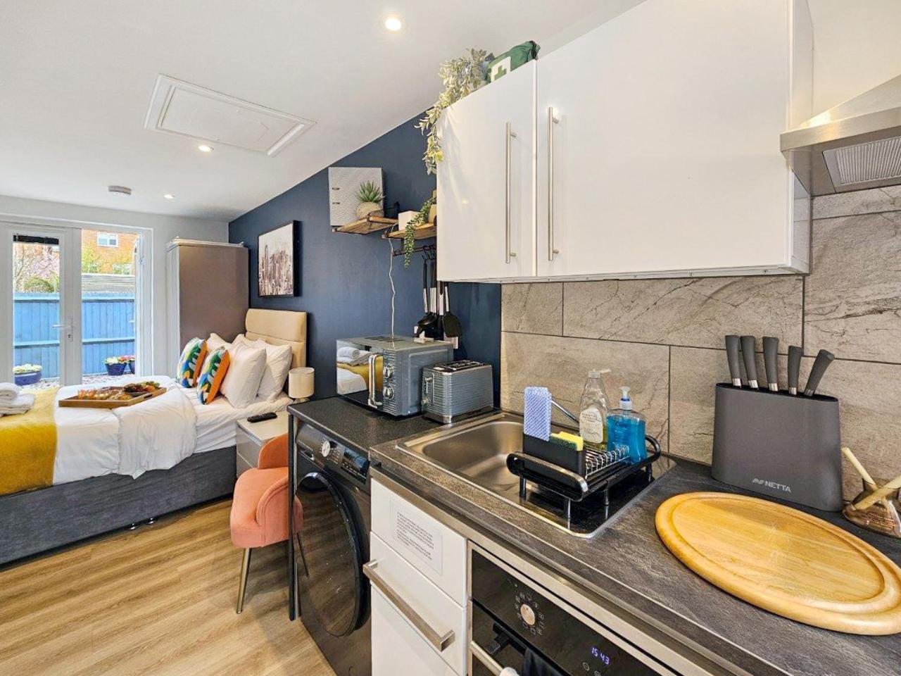 Apartment Blue Garden Retreat By Fortuna Cheltenham