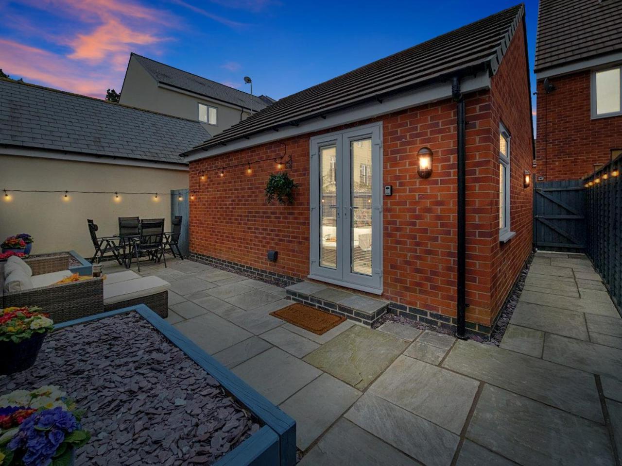 Blue Garden Retreat By Fortuna Cheltenham